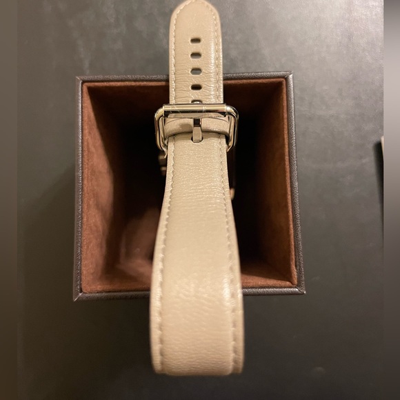 Micheal Kors watch. - Picture 4 of 5